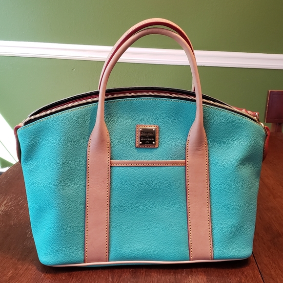 Dooney & Bourke Handbags - Dooney & Bourke purse